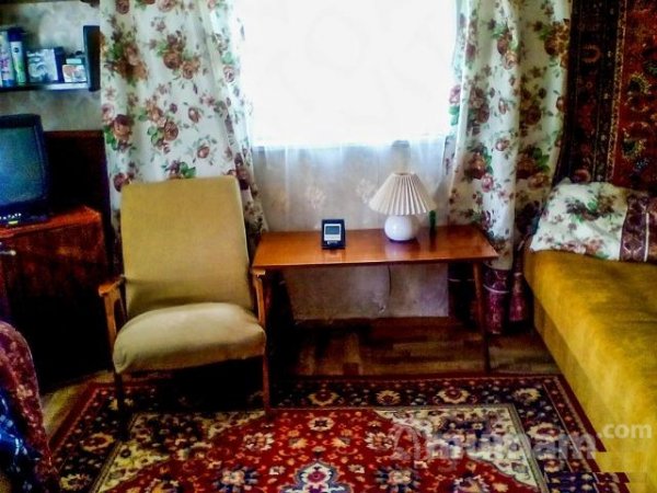 Продам  дачу     
2-этажный дом 54 м²  ( бревно )  на участке 6 сот.  , Симферопольское шоссе  , 3 км до города
