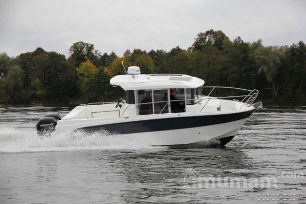 Катер для рыбалки Parker 800 Pilothouse