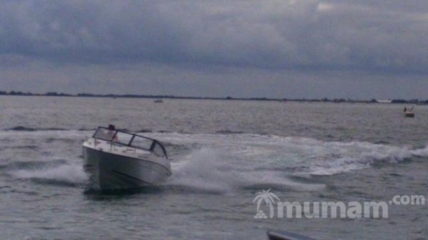 Спортивный катер Parker 630 Day Cruiser