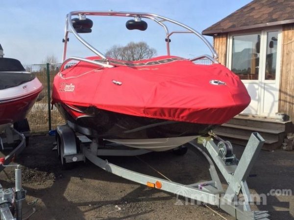 Sea-Doo 200 wake